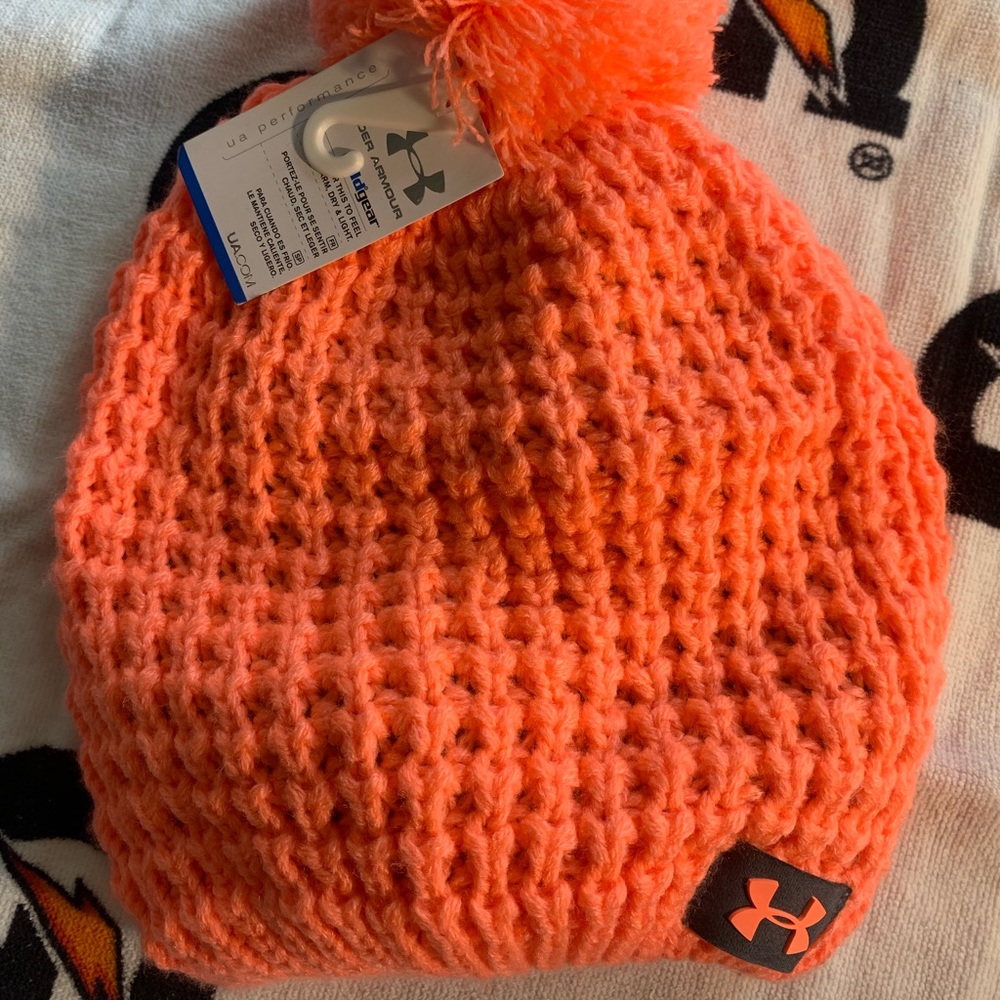 UNDER ARMOUR COLD GEAR WOMENS BEANIE NWT